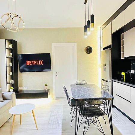 Luxurious Central Stay - Self Check-In Тирана Екстериор снимка