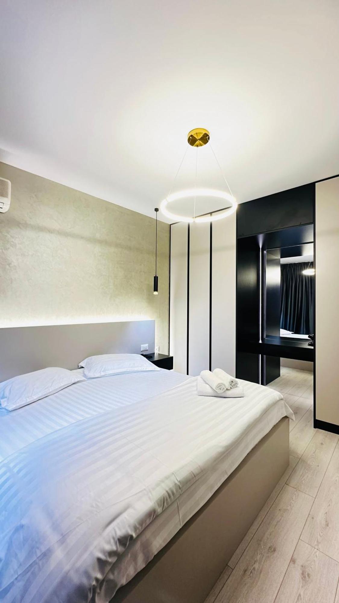 Luxurious Central Stay - Self Check-In Тирана Екстериор снимка