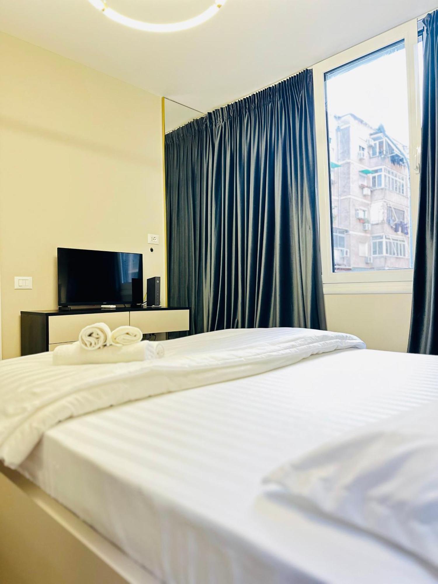 Luxurious Central Stay - Self Check-In Тирана Екстериор снимка