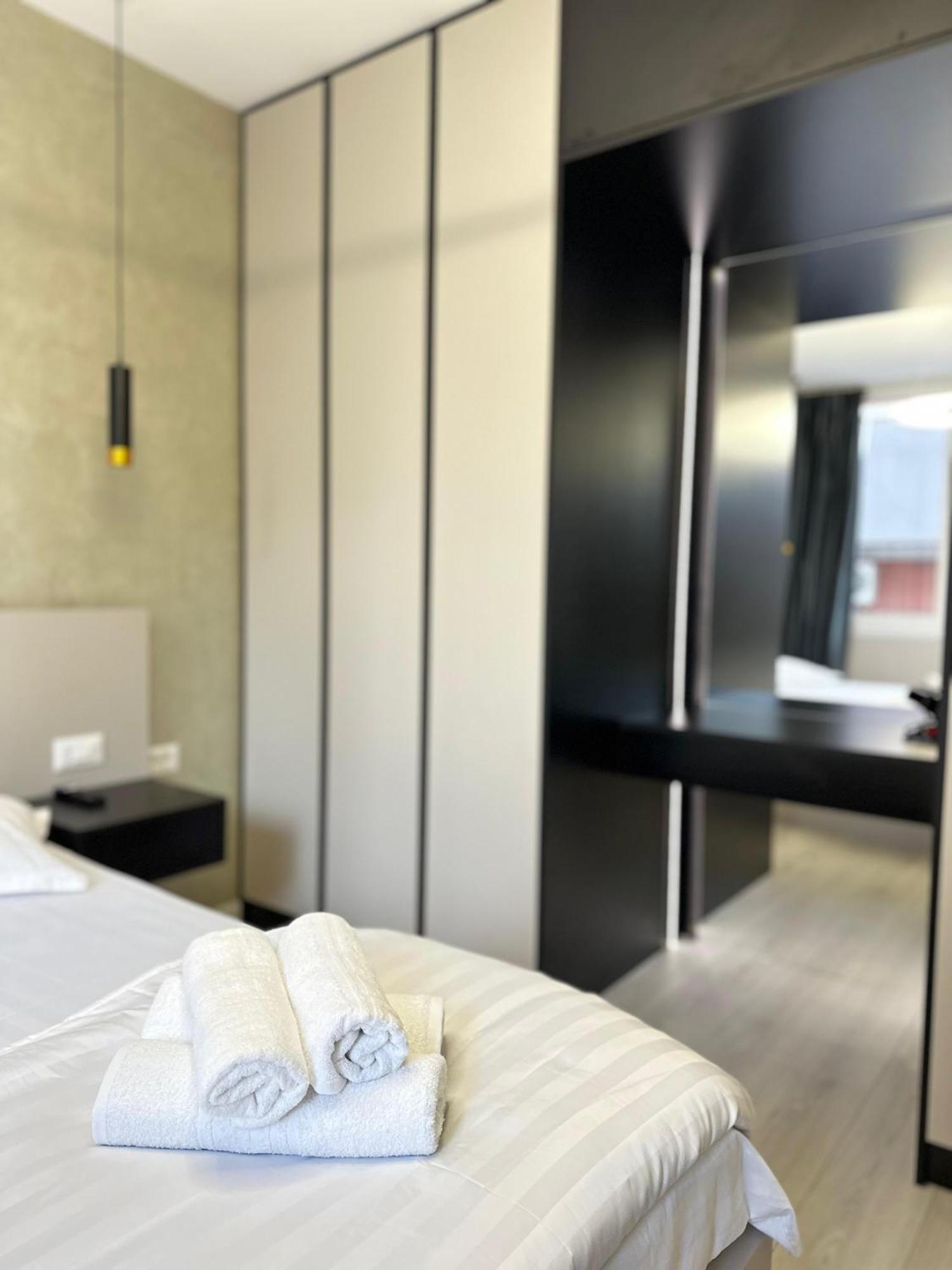 Luxurious Central Stay - Self Check-In Тирана Екстериор снимка