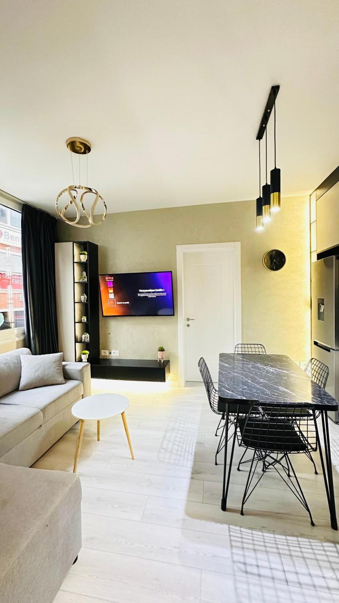 Luxurious Central Stay - Self Check-In Тирана Екстериор снимка